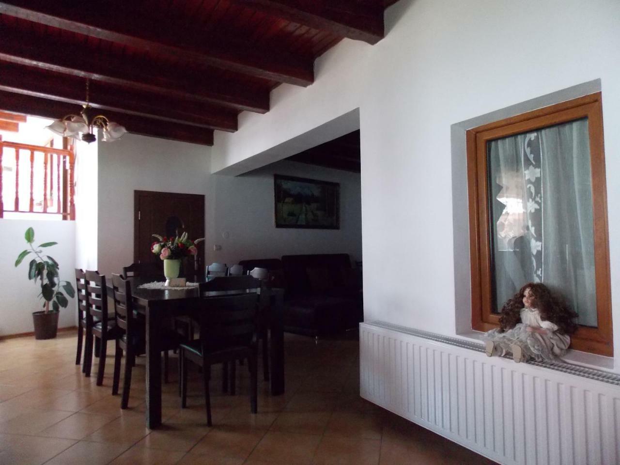 Appartamento Casa Suzy & Roxy Arpasu de Jos Esterno foto